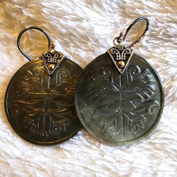 Margot Mckinney Bali 18k Gold Sterling Silver 925 MOP Art Nouveau Dangle 1.25” - Picture 2 of 6